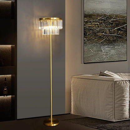 Lámpara de pie DecorBites™ Crystal Brass: Luz de pie LED de estilo nórdico moderno