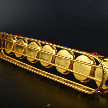 حامل شمعدان مرصع بالجواهر من DecorBites™ لمذابح وديكورات الزفاف البوذية.