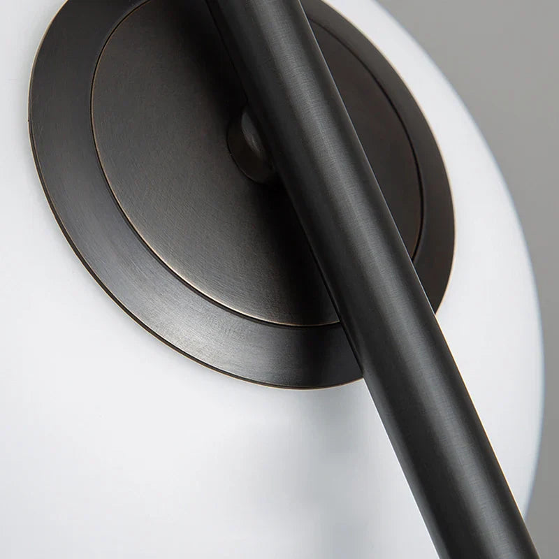 ديكوربايتس™ مصابيح معلقة على شكل حلقة معدنية سوداء مع كرة زجاجية وإضاءة LED