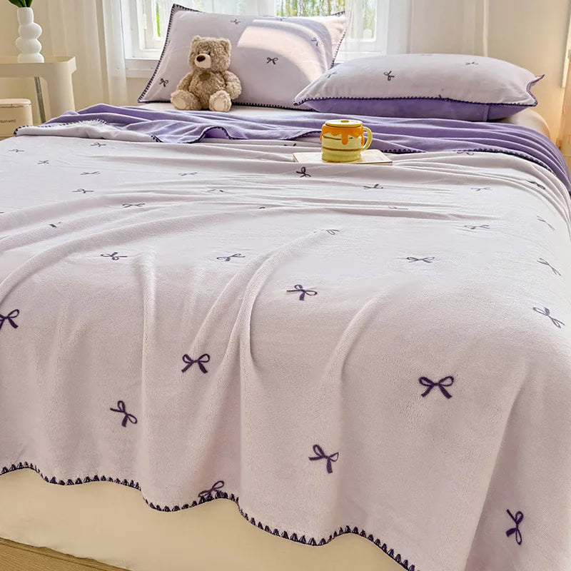 Manta de forro polar coralino DecorBites™: Perfecta para dormitorios, el hogar o el sofá