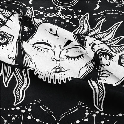 Tapiz de pared DecorBites™ con carta astral, tarot, rueda, sol, luna, árbol y seta.