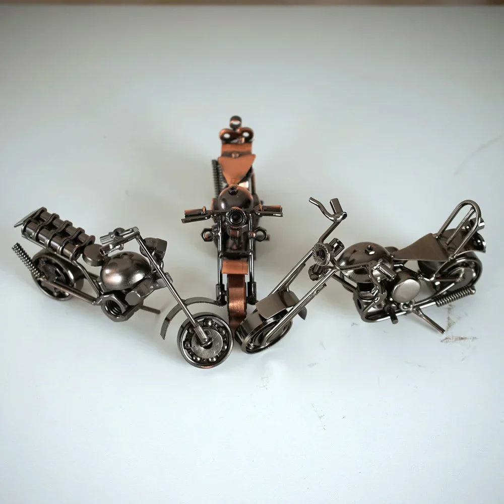 DecorBites™ Figura de metal de motocicleta retro de 14 cm para decoración del hogar y juguete