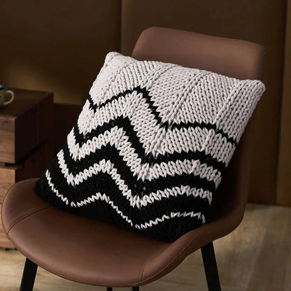 وسادة مربعة منسوجة مخططة من ديكور بايتس™، مقاس 45×45 سم، مع حشوات باللون الأسود العاجي