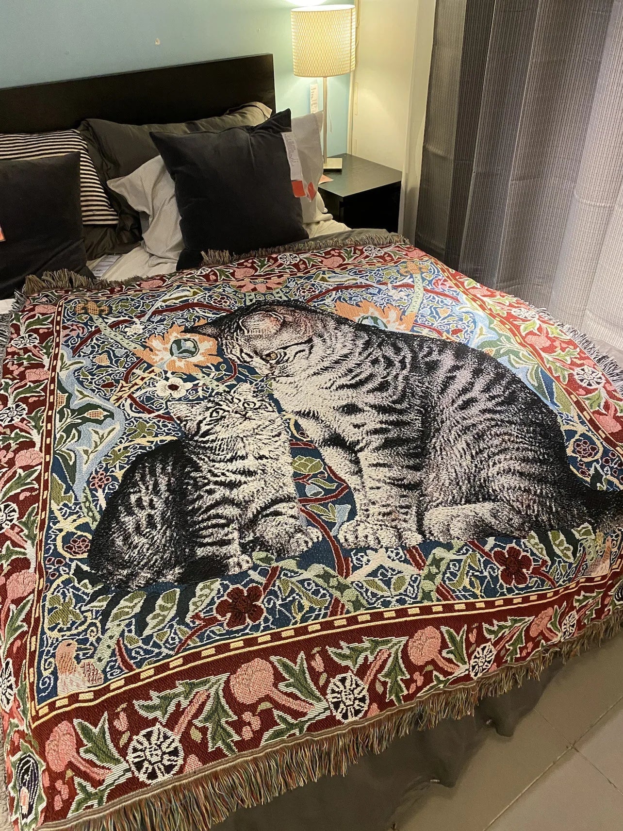 DecorBites™ Cat Oil Painting Blanket - Cozy Home Decor Throw & Bed Cover