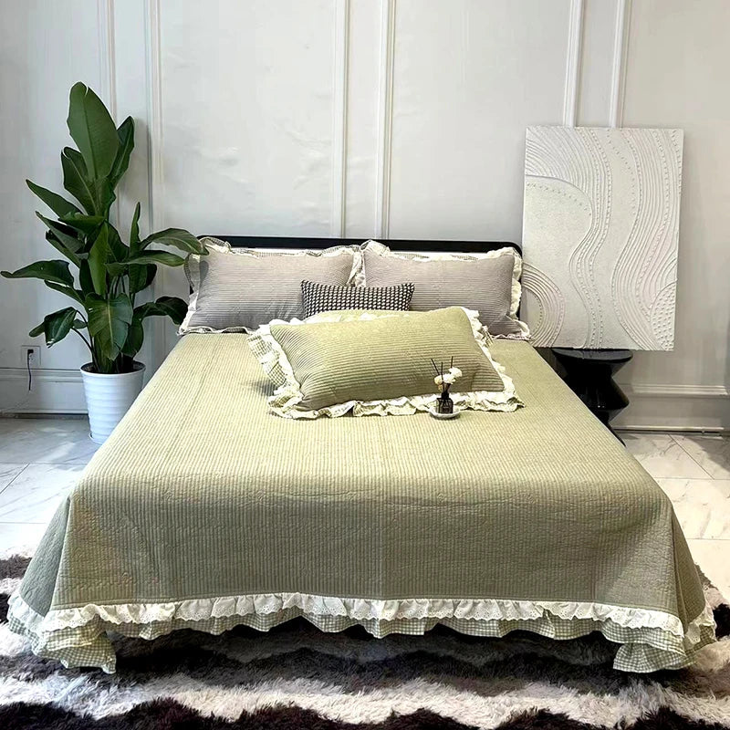 DecorBites™ Lace Ruffles Quilted Bedspread Set with Pillowcases Queen Size