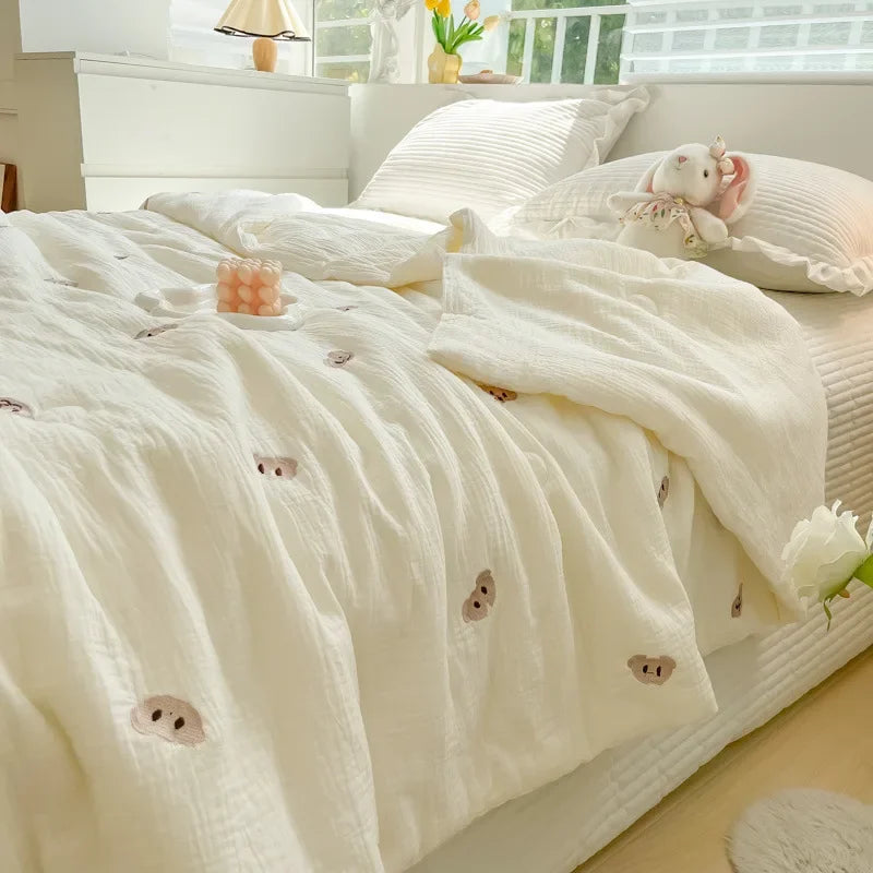 Decobites Summer Comforter: Soft Double Layer Lightweight Blanket for Children and Adults