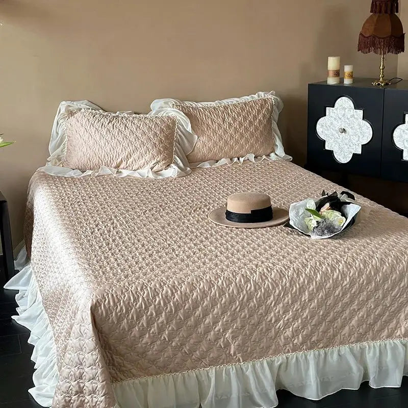 Decobites Luxury Lace Edge Bedspread Set with Pillowcases