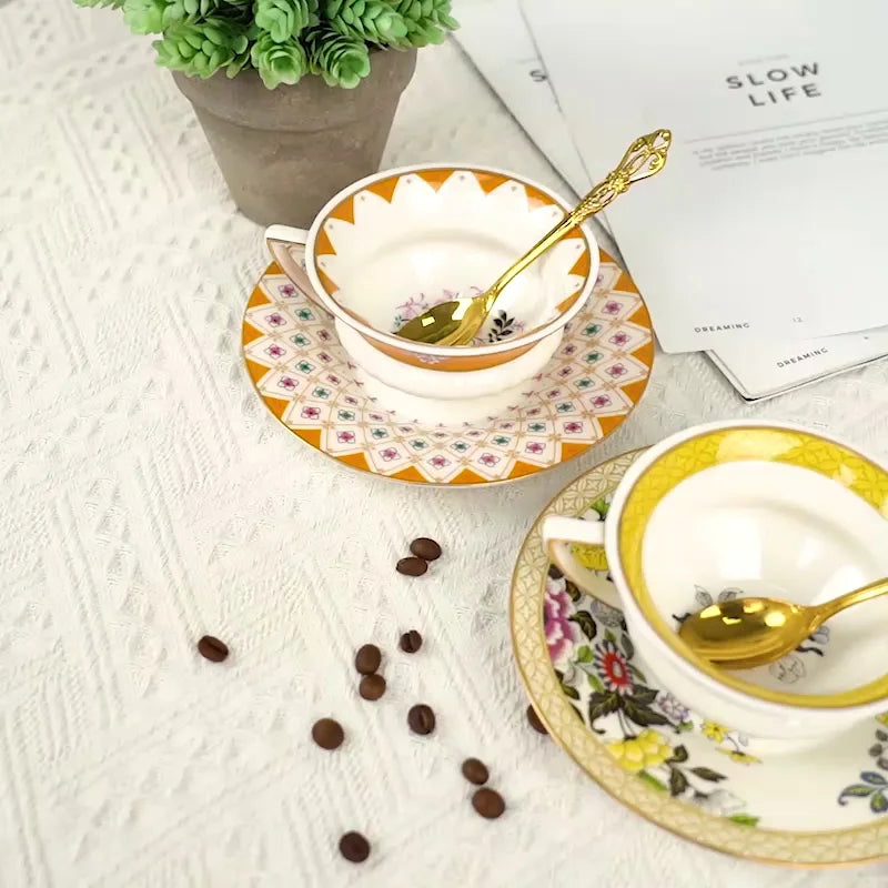 Juego de tazas y platillos de café DecorBites™ de porcelana fina con diseño floral, elegantes elementos esenciales para la hora del té campestre
