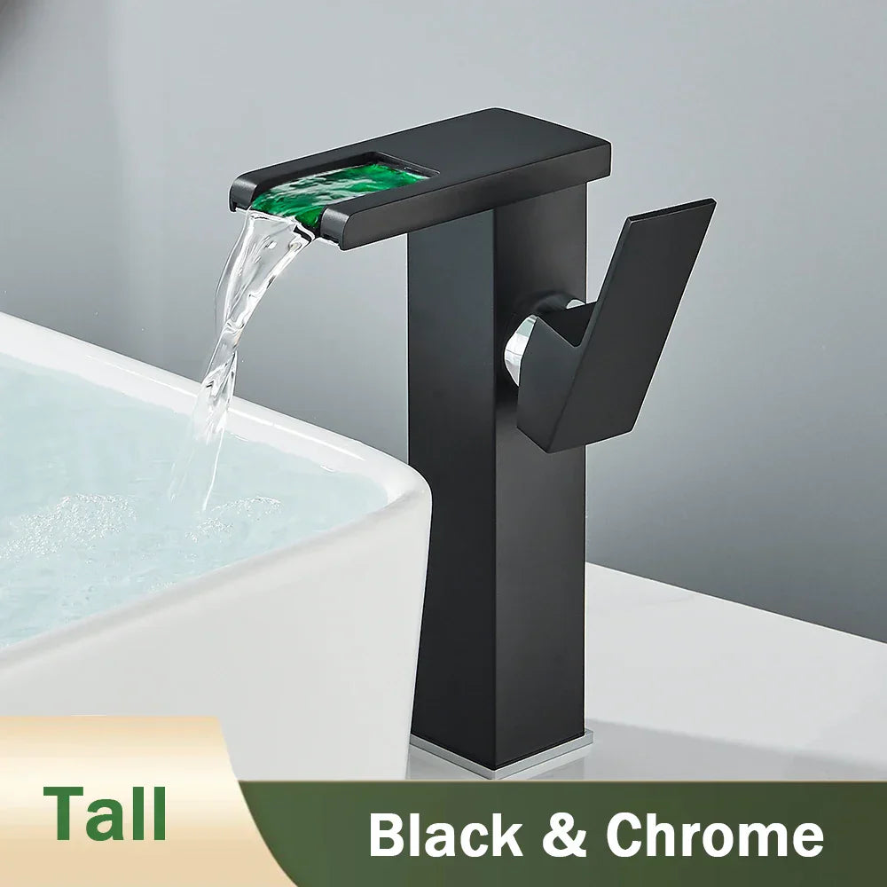 Grifo de Lavabo en Cascada LED Negro Decorbites™: Montado en Cubierta Mezclador Hidroeléctrico