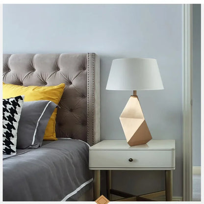 DecorBites™ Diamond Three-Dimensional Geometric Table Lamp