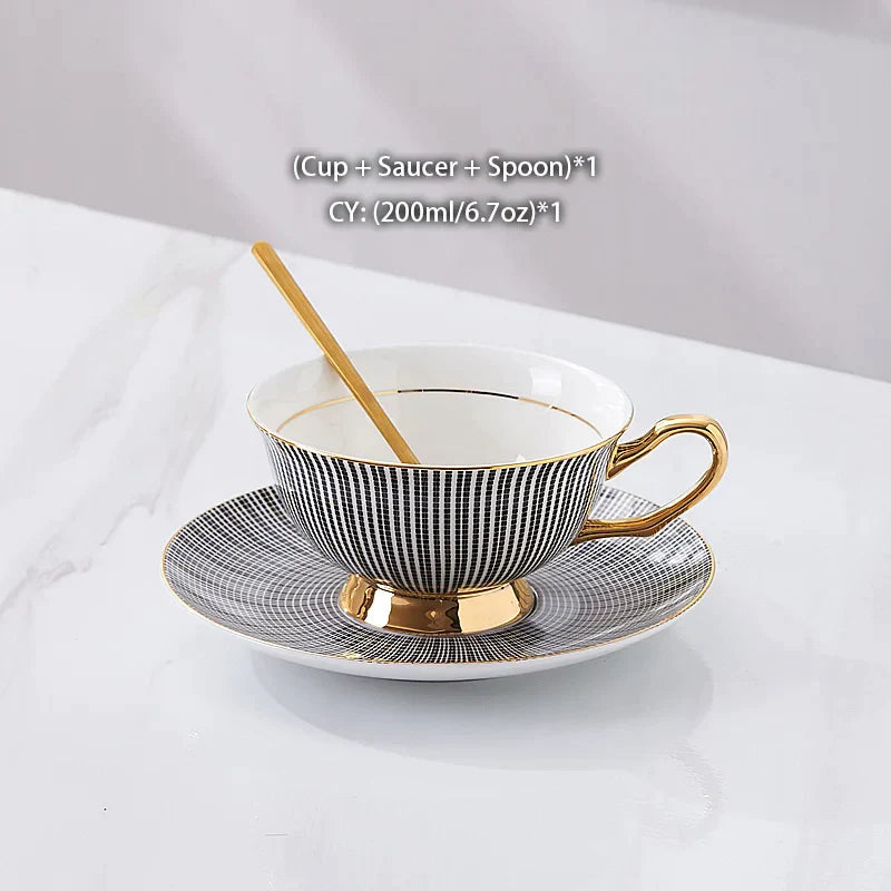 Juego de té DecorBites™ de porcelana dorada, 200 ml. Elegante juego de taza, platillo y cuchara.