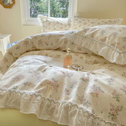 Decobites Floral Lace Ruffle Cotton Bedding Set with Quilt Cover, Duvet Cover, and Pillowcases