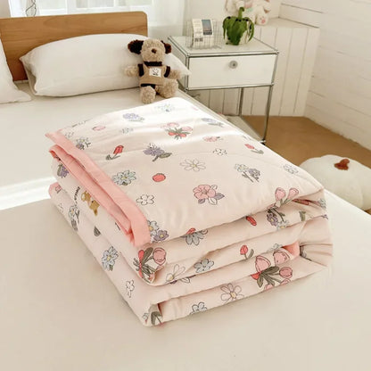 DecorBites™ Cartoon Bear Printed Summer Quilt Lightweight Soft Cooling Blanket