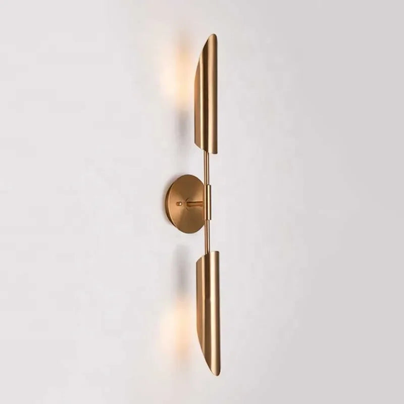 Aplique de pared dorado de lujo DecorBites™ para interiores elegantes de estilo americano