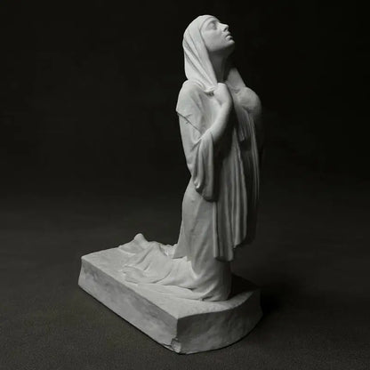 DecorBites™ Christian Pray Sculpture Resin Figurine Home Decor Artistic Handicrafts