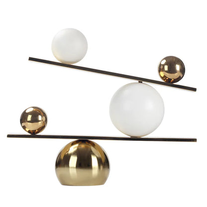 تماثيل متأرجحة معدنية هندسية على شكل كرة ذهبية من DecorBites™ لديكور المنزل