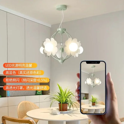 Lámpara de araña LED DecorBites™ con forma de flor: Estilo retro francés para dormitorio, sala de estar y restaurante.