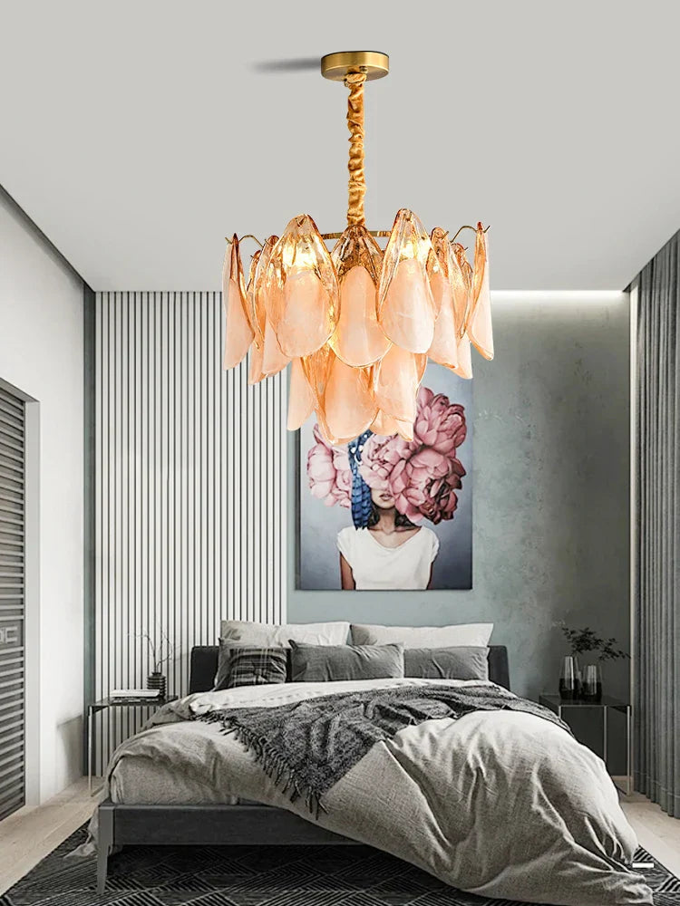 ثريا DecorBites™ الزجاجية الكهرمانية: وحدة إضاءة فاخرة قابلة للتعتيم لغرفة المعيشة والردهة