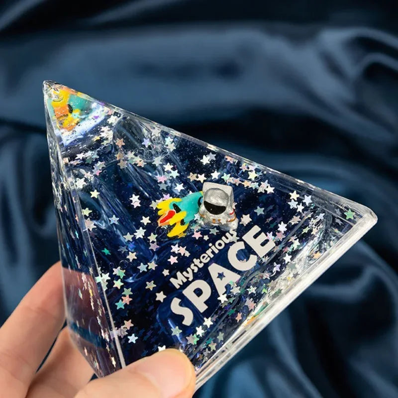 Llavero DecorBites™ Astronauta a la Deriva: Juguete antiestrés creativo con forma de reloj de arena líquido y decoración para el hogar