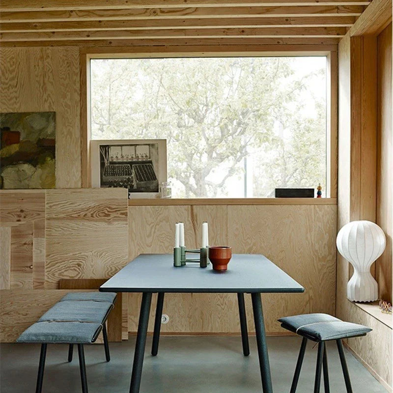 مصباح طاولة Gatto Silk من DecorBites™: تصميم نورديك مبتكر لديكور المنزل، غرفة المعيشة، غرفة النوم