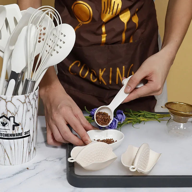 مجموعة أدوات المطبخ المصنوعة من السيليكون DecorBites™، مكونة من 18 قطعة، تتضمن ملعقة تقليب وملعقة قياس وأدوات طبخ