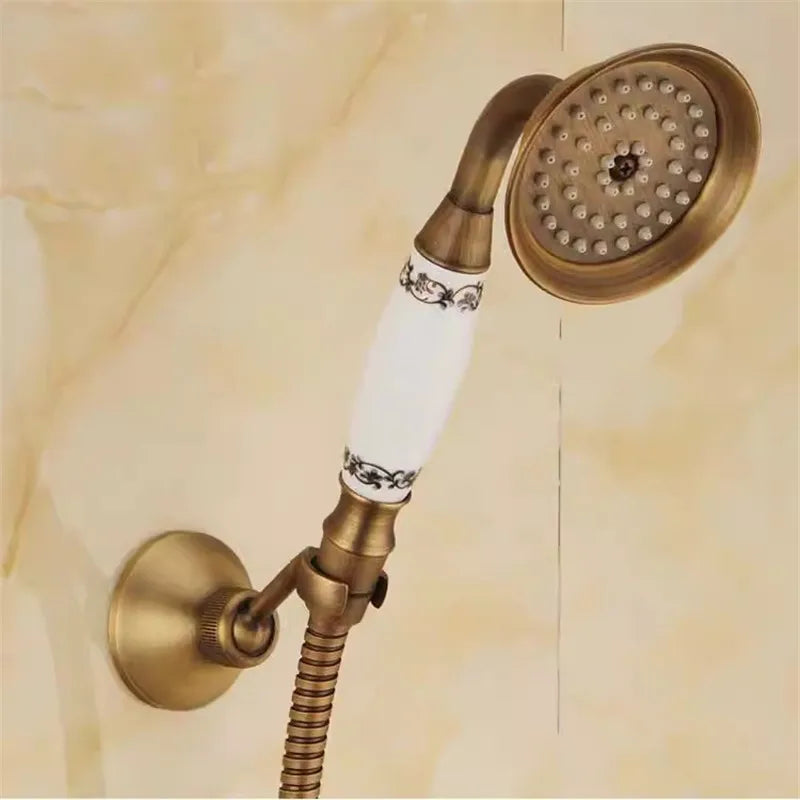 Cabezal de ducha de mano antiguo DecorBites™ con soporte, manguera y rociador de bidé para inodoro.