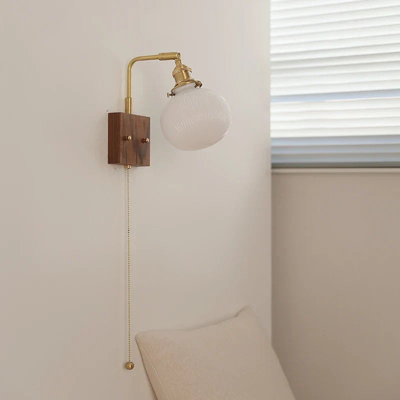 Decorbites™ Luz de pared de madera de nogal cerámica Globe con interruptor de cadena de tiro y diseño giratorio