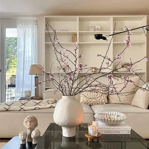 DecorBites™ Hammer Pattern Ceramic Vase for Desk Decoration and Flower Arrangement