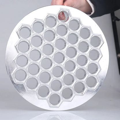 Molde DecorBites™ de aluminio con 37 cavidades para hacer dumplings, samosas, pelmeni y raviolis.