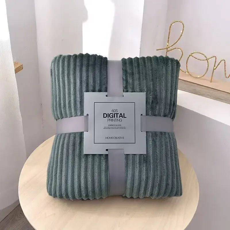 Manta de franela a rayas DecorBites™ para invierno - Ideal para dormitorio o sala de estar