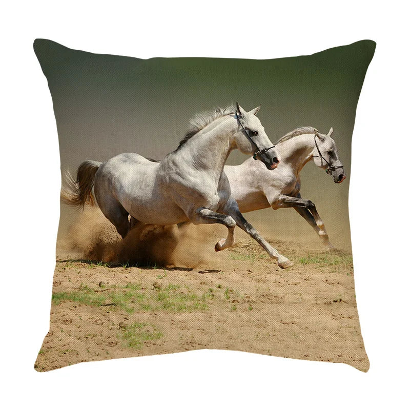 Funda de almohada DecorBites™ con estampado de caballo al galope: Funda de cojín de lino con estampado de caballo salvaje para decoración del hogar.