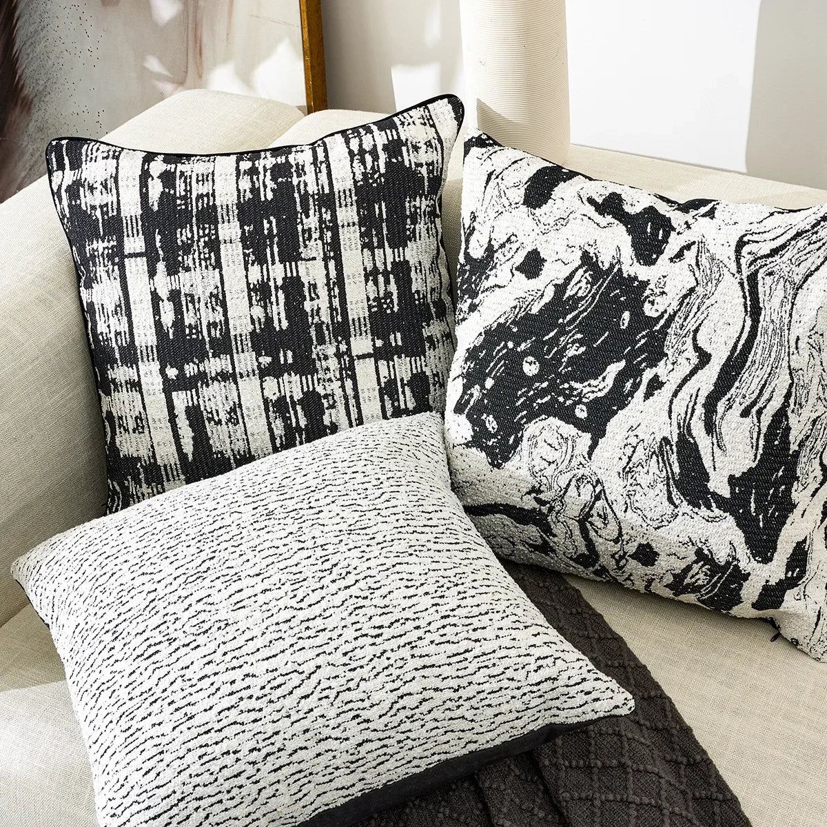 Funda de cojín DecorBites™ de chenilla geométrica: elegante cojín jacquard nórdico para sofá