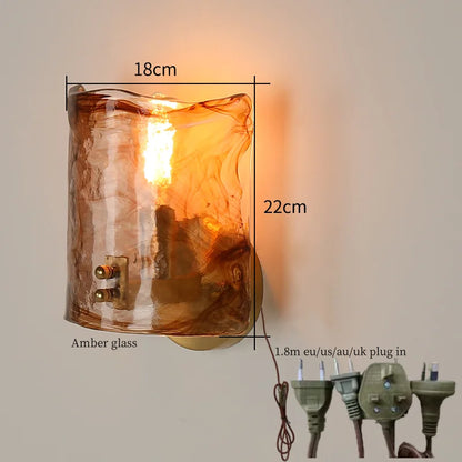 DecorBites™ مصباح حائط LED زجاجي كهرماني لغرفة النوم بإضاءة نحاسية بسيطة