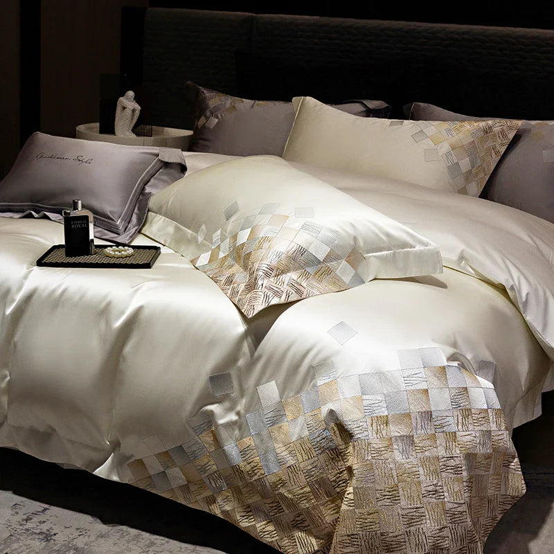 طقم مفروشات سرير فاخرة مطرزة من ديكوربايتس™، مكون من 4 قطع، باللون الأبيض اللؤلؤي/الرمادي، من قماش الساتان والقطن المزخرف