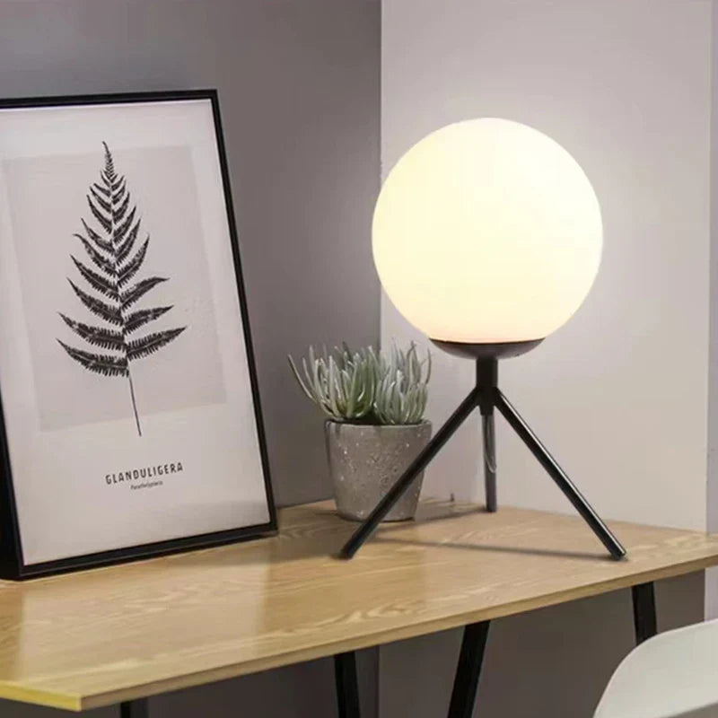 Lámpara de mesa DecorBites™ con bola de cristal: Lámpara de escritorio LED nórdica moderna