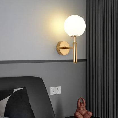 Aplique de pared LED DecorBites™ con bombilla G9 para iluminación interior en negro dorado.