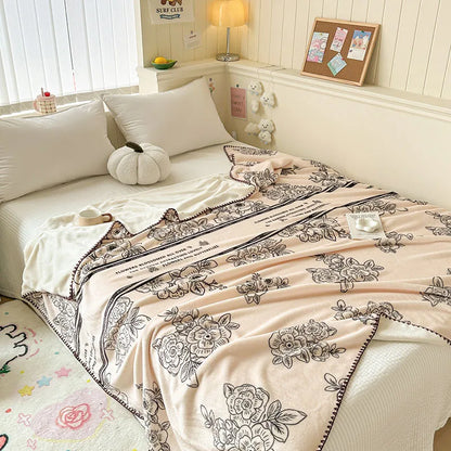 Manta de terciopelo color leche DecorBites™: Diseño bonito, cálida, multifuncional, ideal para el sofá y para viajes.