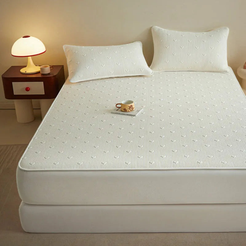 Sábana ajustable individual DecorBites™ con estampado de amor, de algodón: antideslizante, antipolvo y de lujo.