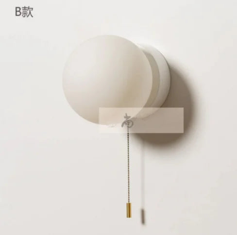 مصباح حائطي على شكل كرة من DecorBites™: مصباح غرفة نوم عصري إبداعي لديكور غرفة المعيشة والفندق