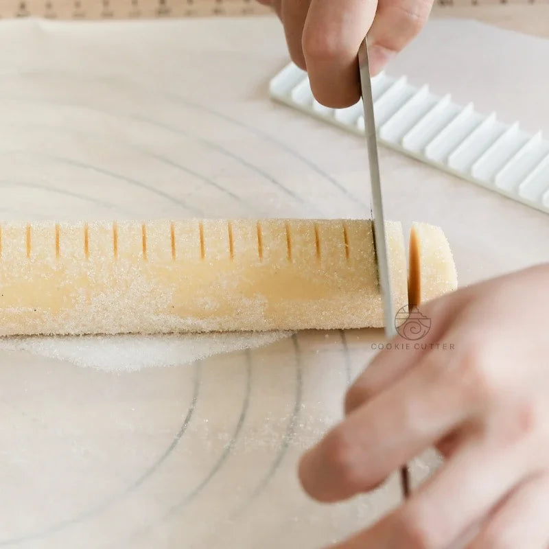 DecorBites™ Biscuit Cake Rolling Mold with Graduated Scale Ruler for Pastry Decor, 8Pcs