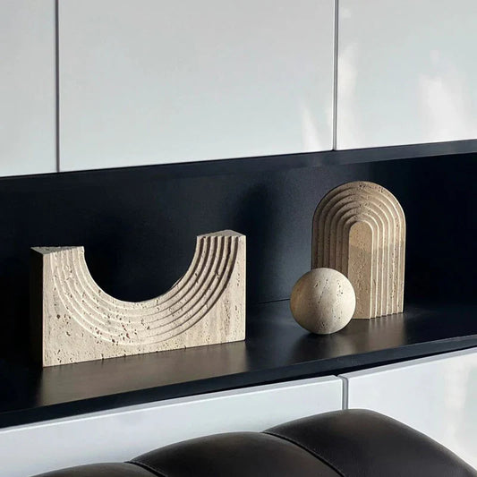 تمثال صغير من حجر الترافرتين على شكل قوس من DecorBites™ لديكور المنزل