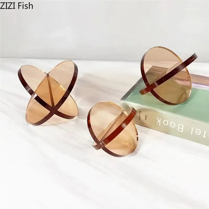 زخارف الصليب الهندسي من DecorBites™ - ديكور مكتب عصري، أعمال فنية تجريدية وديكور جمالي