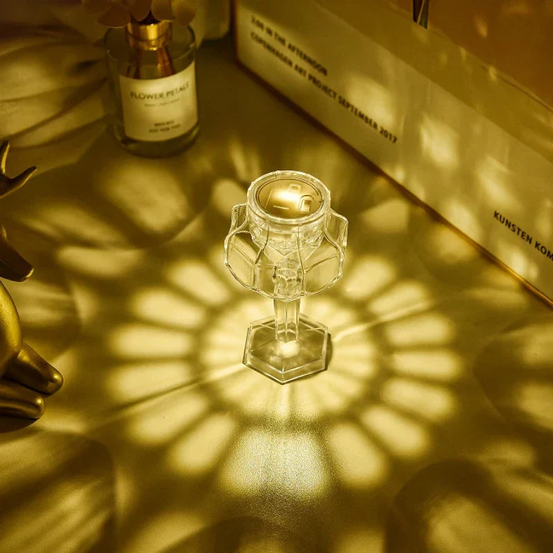 Lámpara de mesa DecorBites™ Crystal Diamond LED de luz nocturna para leer en el dormitorio