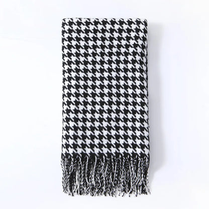 DecorBites™ Houndstooth Throw Blanket
