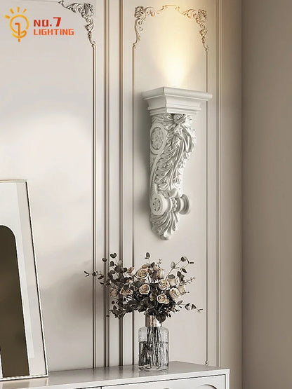 Lámpara de pared DecorBites™ de resina color crema con casquillo LED E27 para espacios clásicos