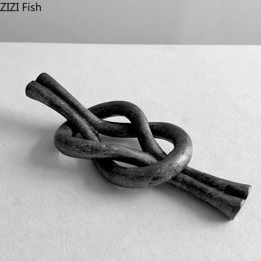 ديكور بايتس™ - منحوتة راتنجية على شكل عقدة هندسية - ديكور مكتبي - عمل فني جمالي