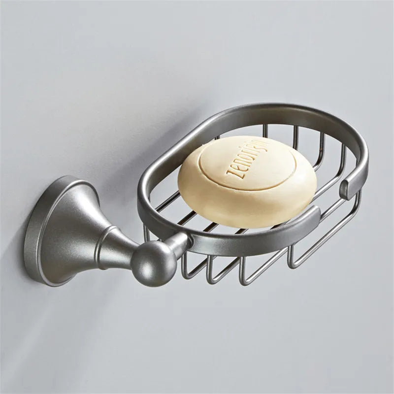 Juego de accesorios de baño DecorBites™ grises: toallero, portaescobillas, estante y jabonera.