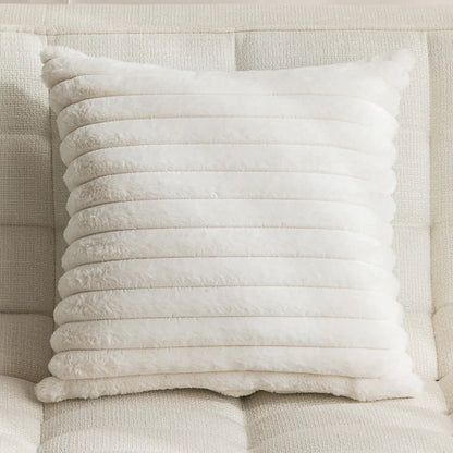 غطاء وسادة DecorBites™ مطرز بنمط هندسي من الجاكار باللونين الأبيض والأسود بتصميم عصري بسيط