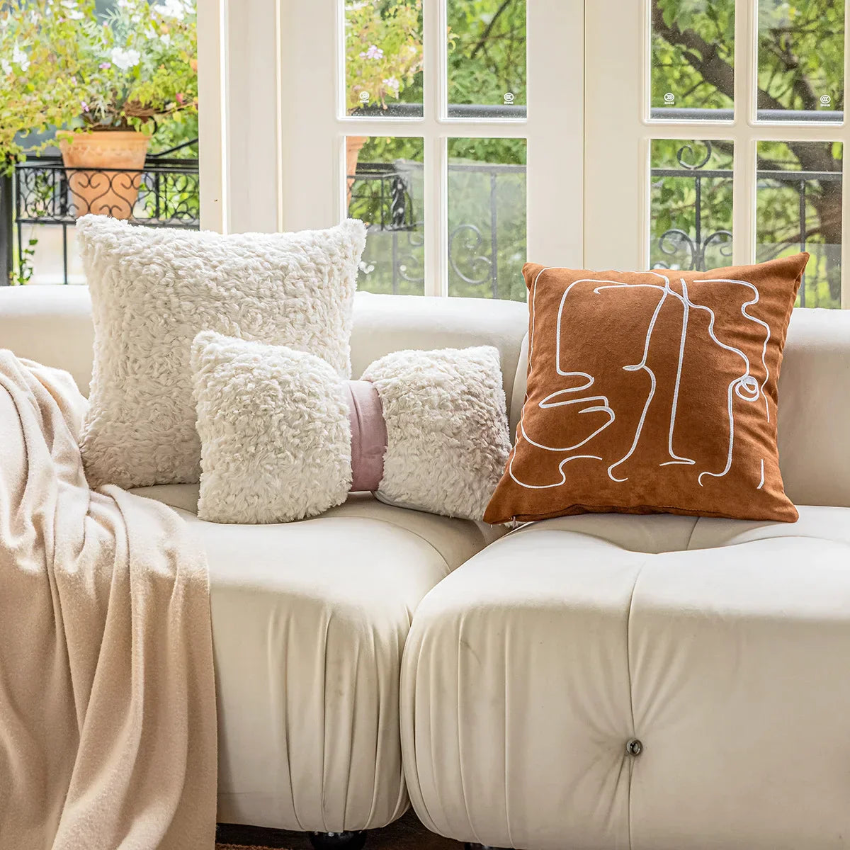 Funda de cojín DecorBites™ con bordado geométrico, de felpa, color marrón. Funda de almohada decorativa para sofá.