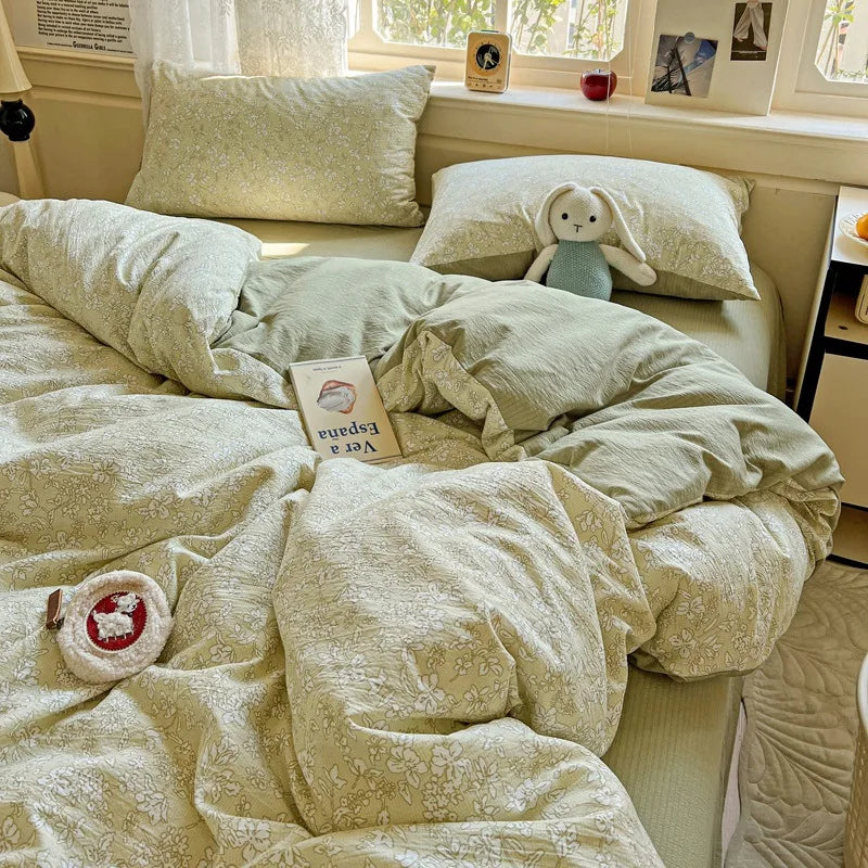 DecorBites™ Cloud Touch Ultra Soft Duvet Cover Set in Sweet Design & Double Layer Yarn